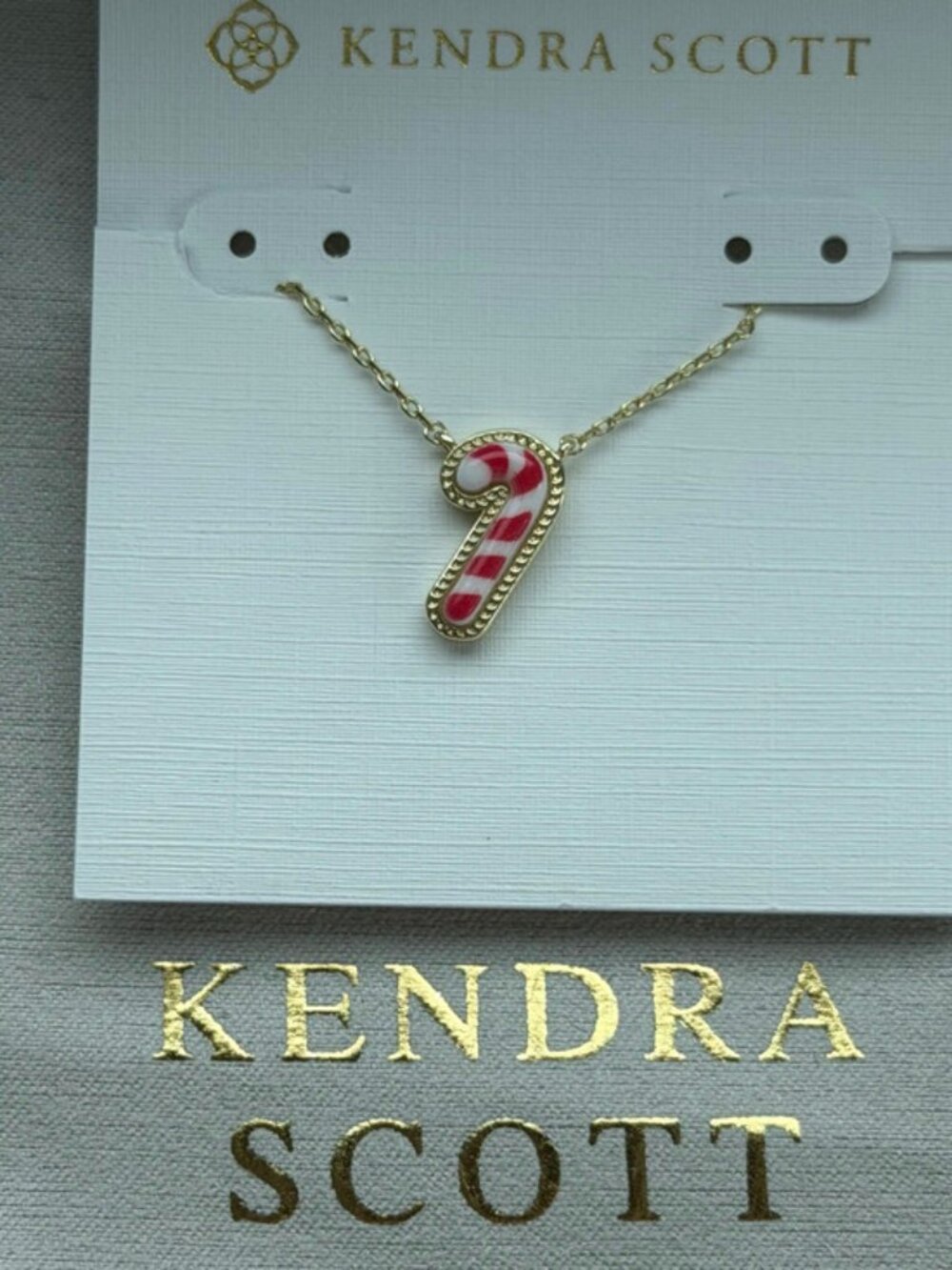 Kendra Scot pendant necklace